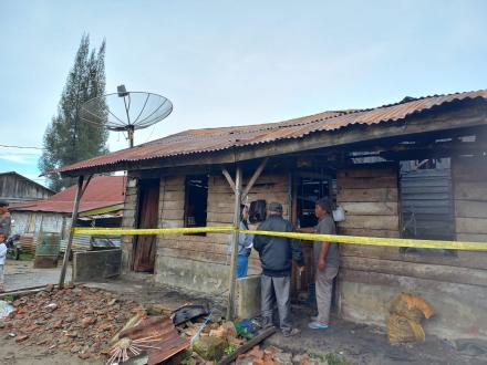 Kebakaran Lalap 5 Rumah di Dusun 1, Kutarayat, Kerugian Rp 240 Juta